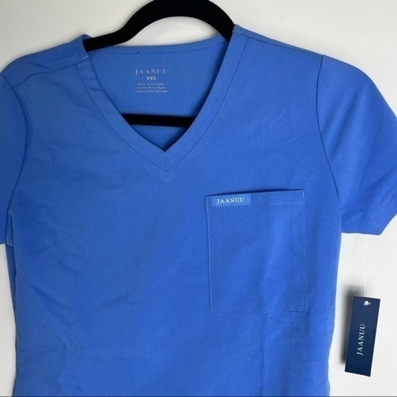 Jaanuu Women's 3-Pocket V-Neck Short Sleeve scrub top size XXS - Picture 2 of 9